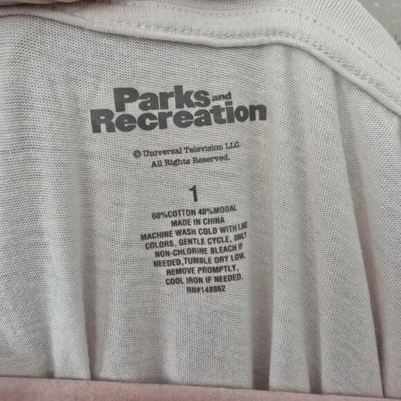 EUC Pink Leslie Knope Tee - Picture 3 of 4